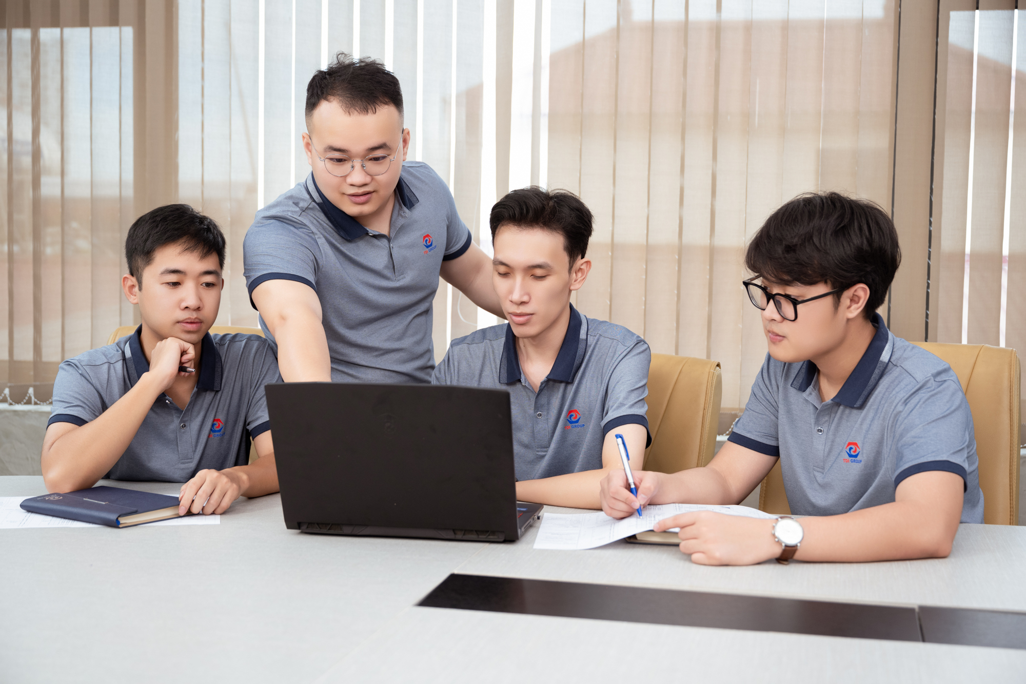 为客户与合作伙伴创造价值